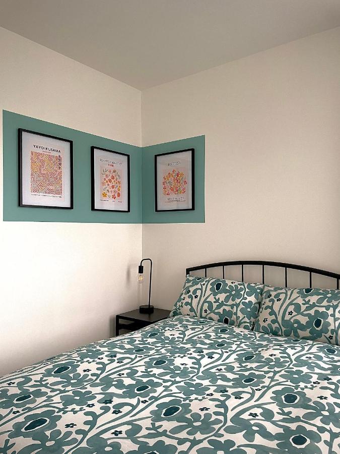 2-bedroom Apartment, * Montrose