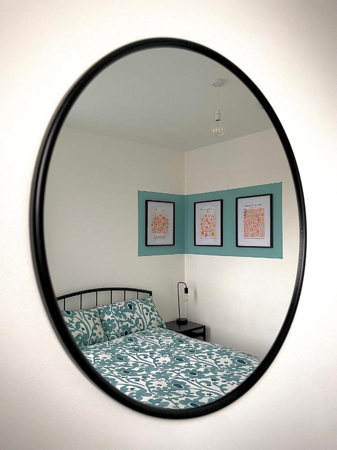 2-bedroom Apartment, Apartment *