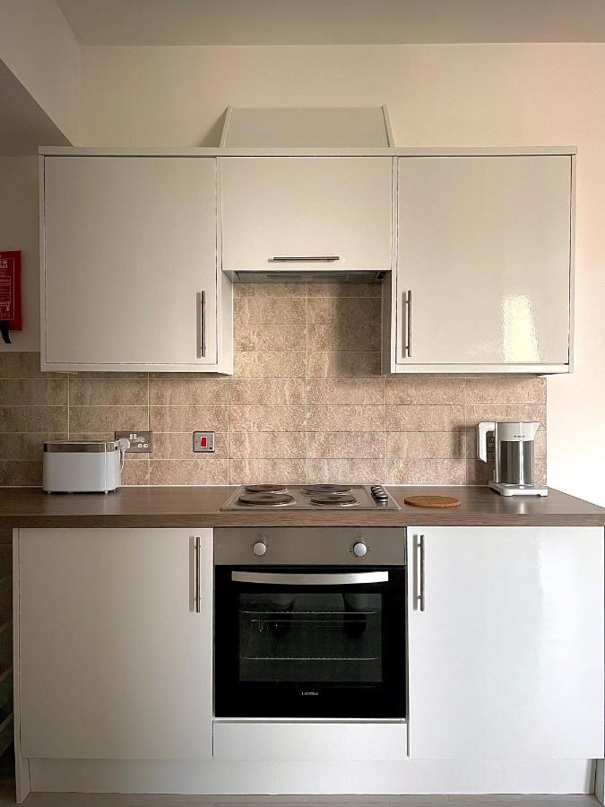 2-bedroom Apartment, Apartment *